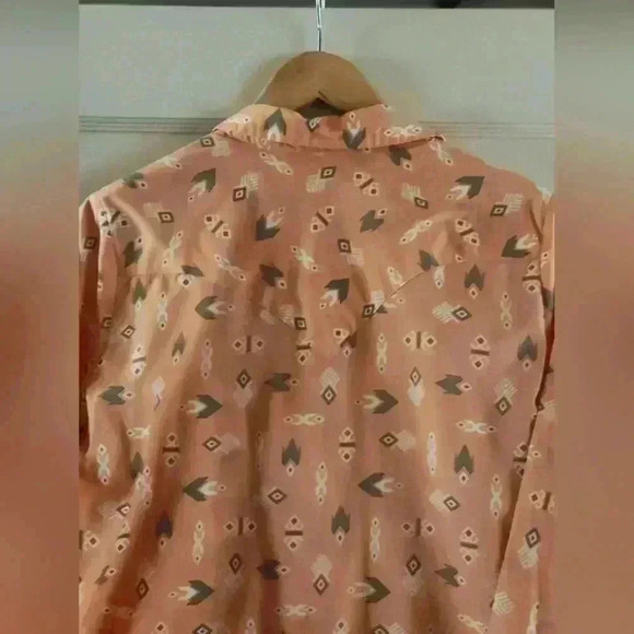 Wrangler Women's Rancher Button Up | Peach | Southwest Print | Medium - Picture 3 of 7